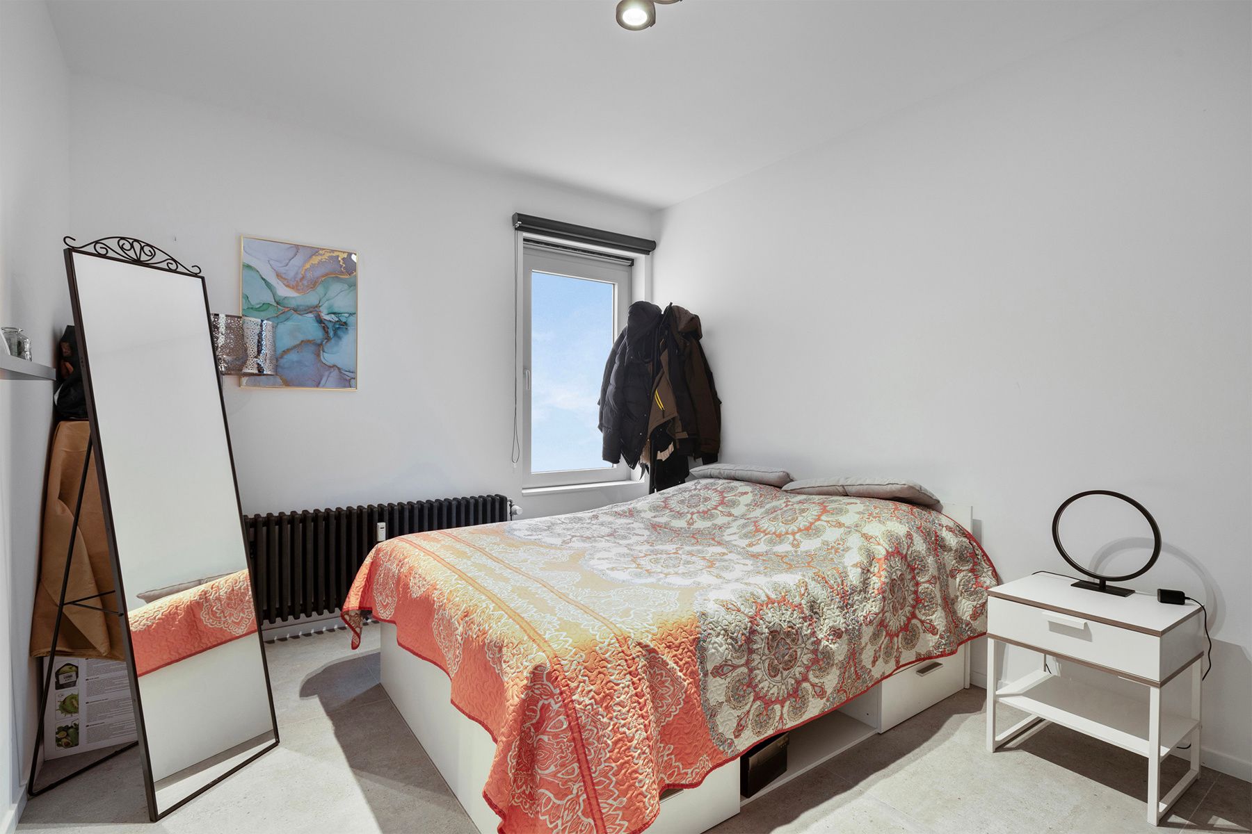 Stijlvol gerenoveerd appartement met 2 slaapkamers & kelder! foto 18