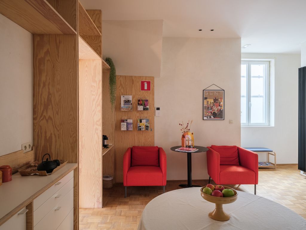 Bijzonder duplexappartement (240 m²) met vier slaapkamers, telkens met eigen sanitair en buitenruimte, gelegen in een kleinschalige residentie nabij het Zuid. foto 10