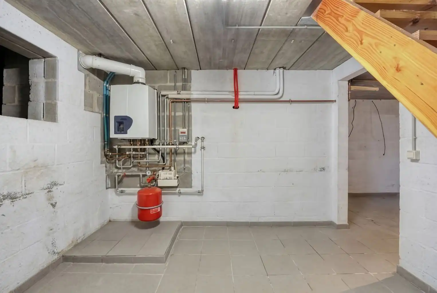 Vrijstaande woning met 3 slaapkamers, inpandige garage, omheinde tuin en zonnepanelen, zeer rustig gelegen in het landelijke Molenbeersel. foto 28