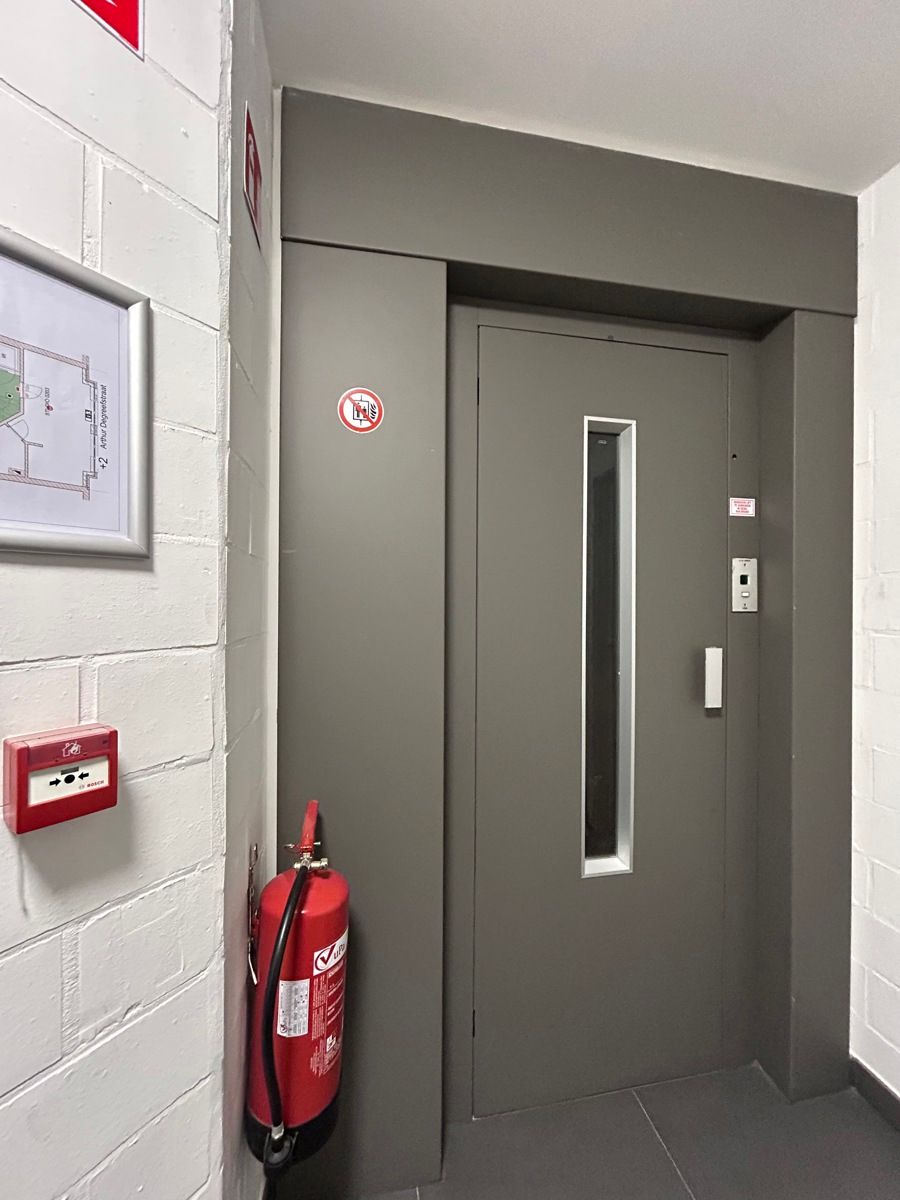 Uiterst ruime studentenkamer privatief sanitair foto 6