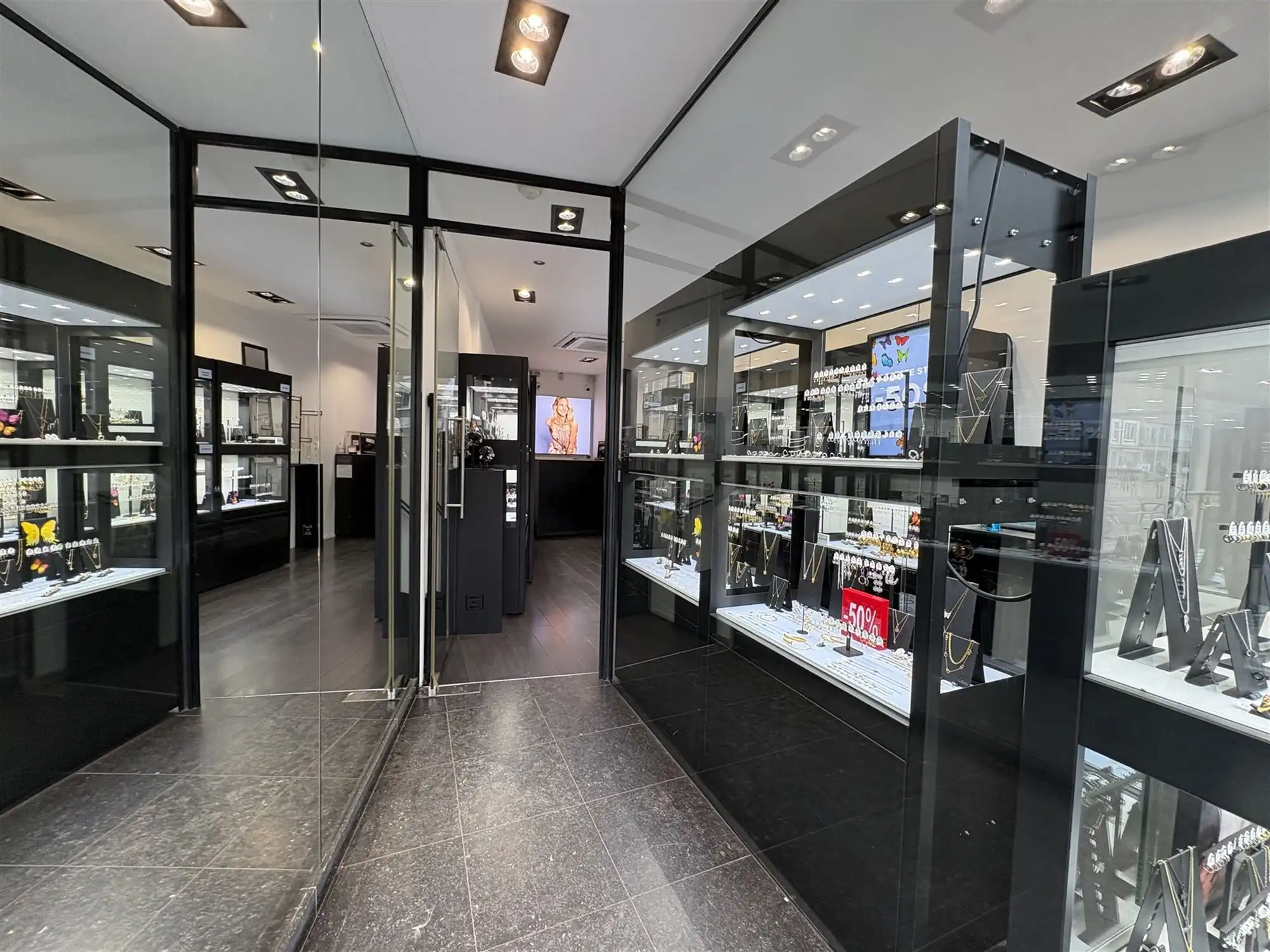 Handelshuis met 1 slaapkamer. foto 3