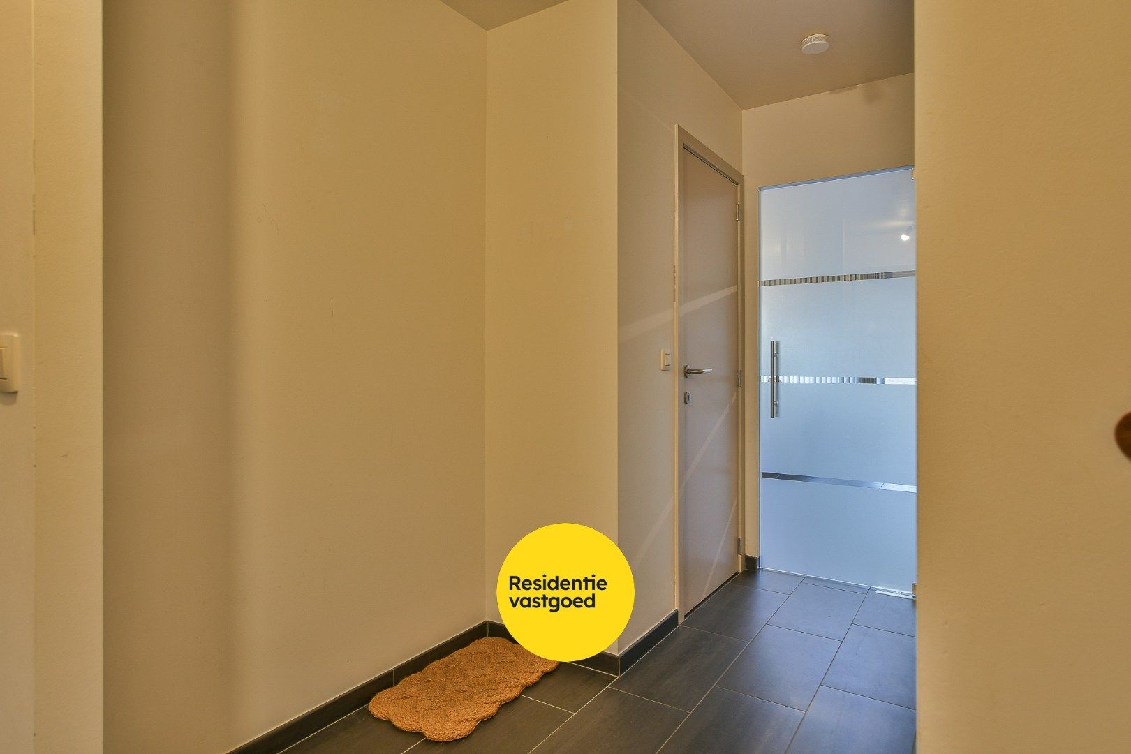 Modern appartement met koer/terras en garagebox in Bekegem foto 8