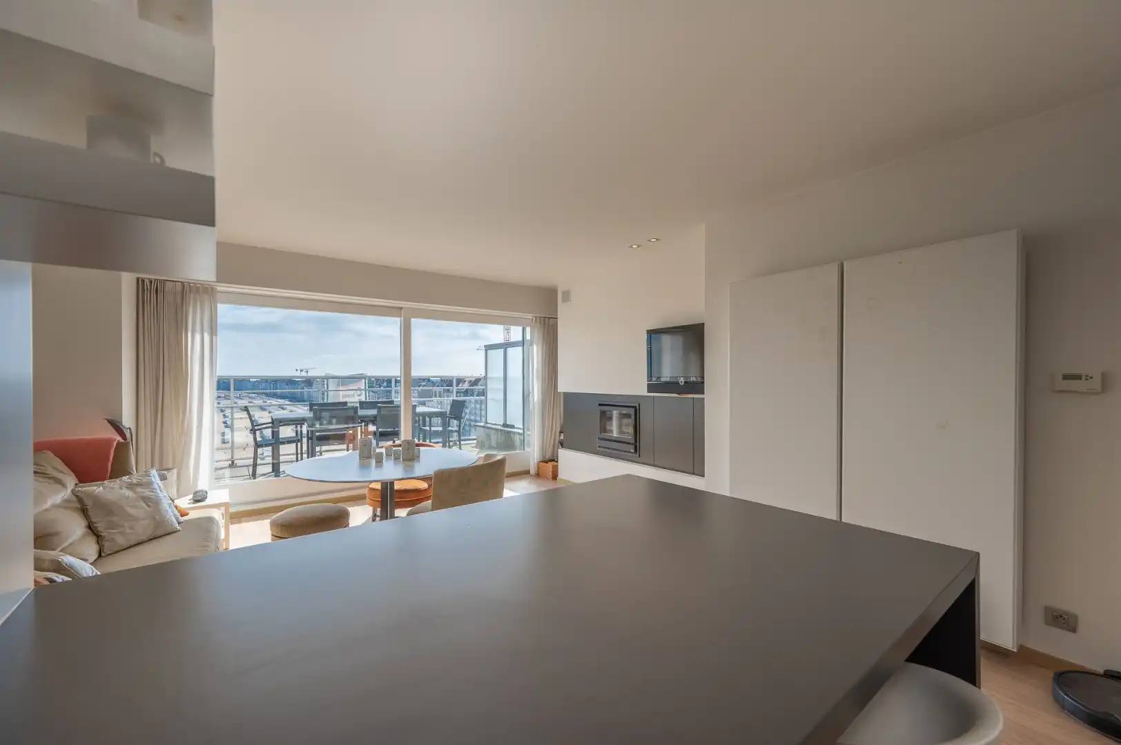 Appartement met magnifiek zeezicht op een 10de verdiepping gelegen in Duinbergen. foto 10