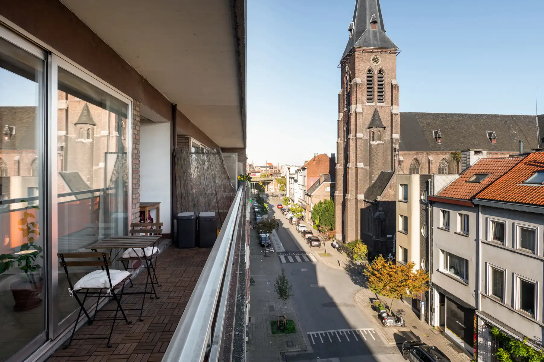Ruim 2-slaapkamerappartement met zonnig terras foto 16