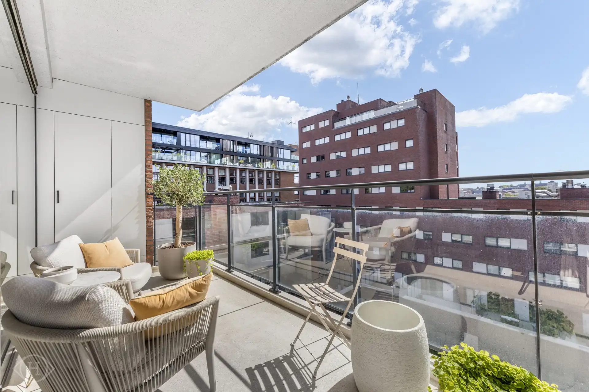 Ruim appartement met 3 slaapkamers en staanplaats foto 8