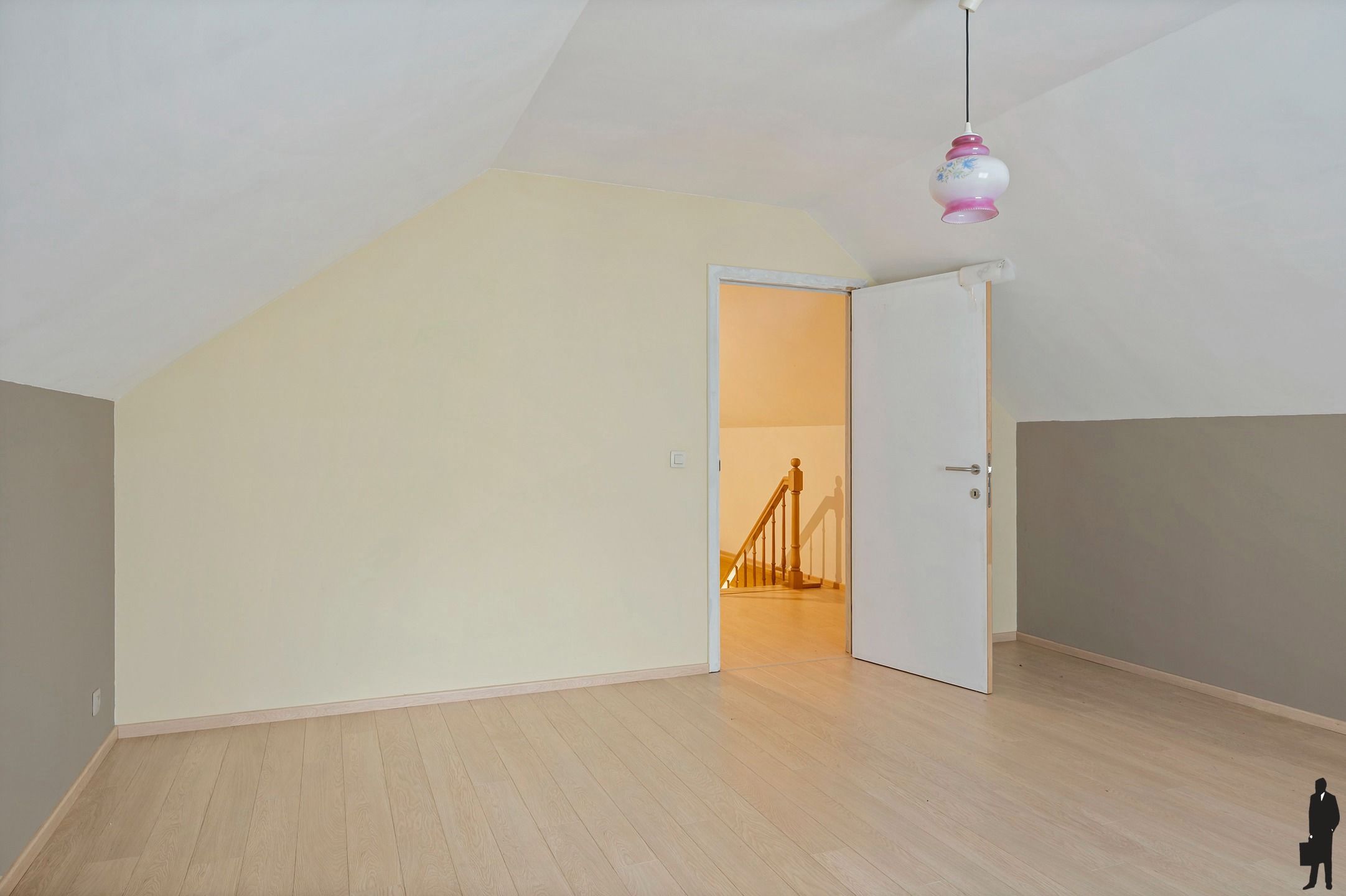 Op zéér gegeerde locatie gelegen villa op een perceel van ca. 982 m²! foto 17