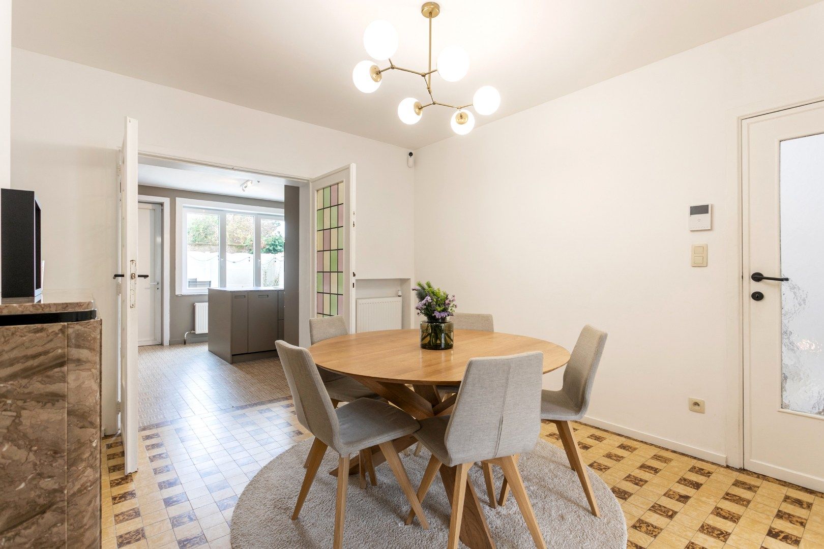 Ruime gerenoveerde, energiezuinige woning foto 8