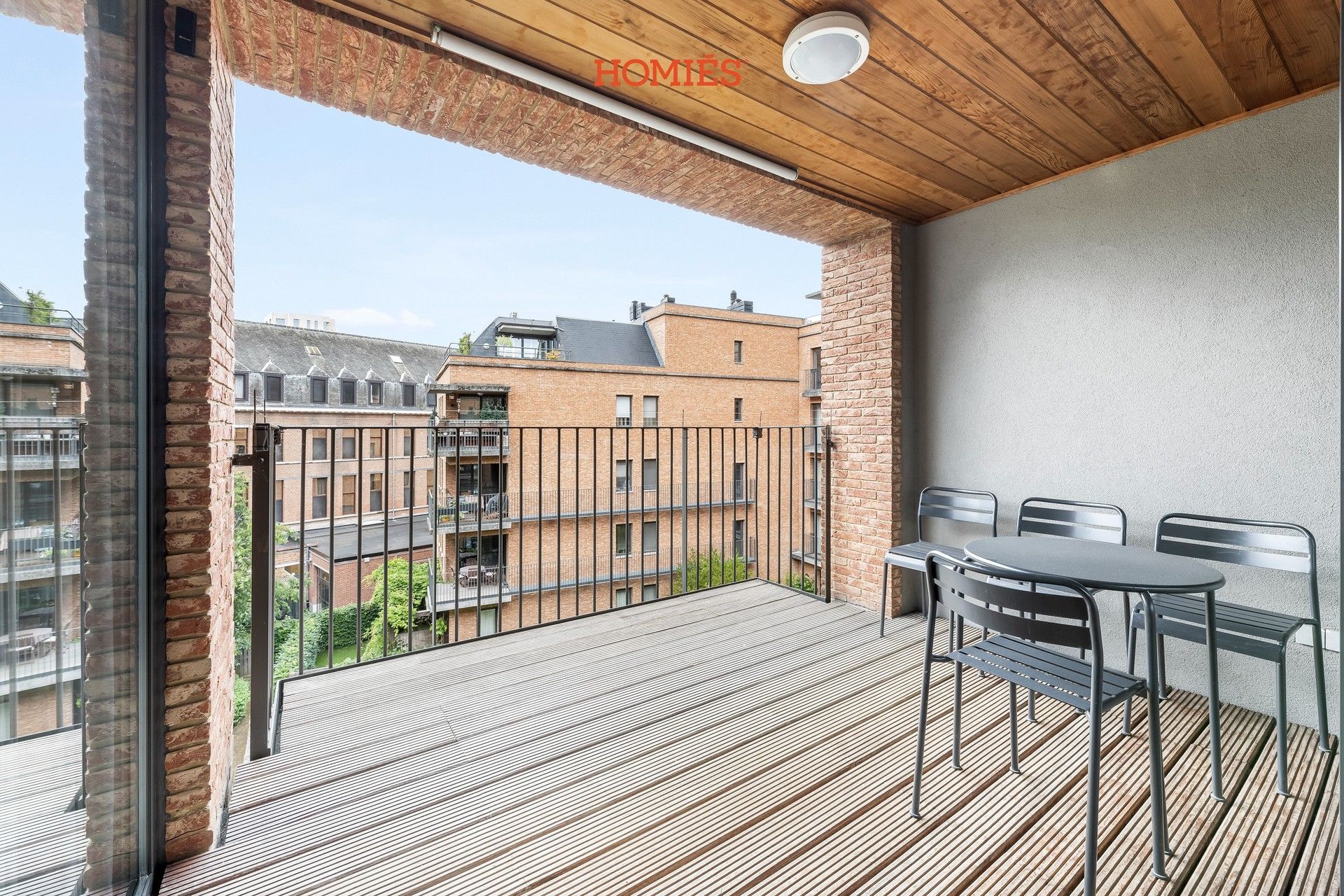 Ruim appartement met 2slpk, terras en autostaanplaats foto 9