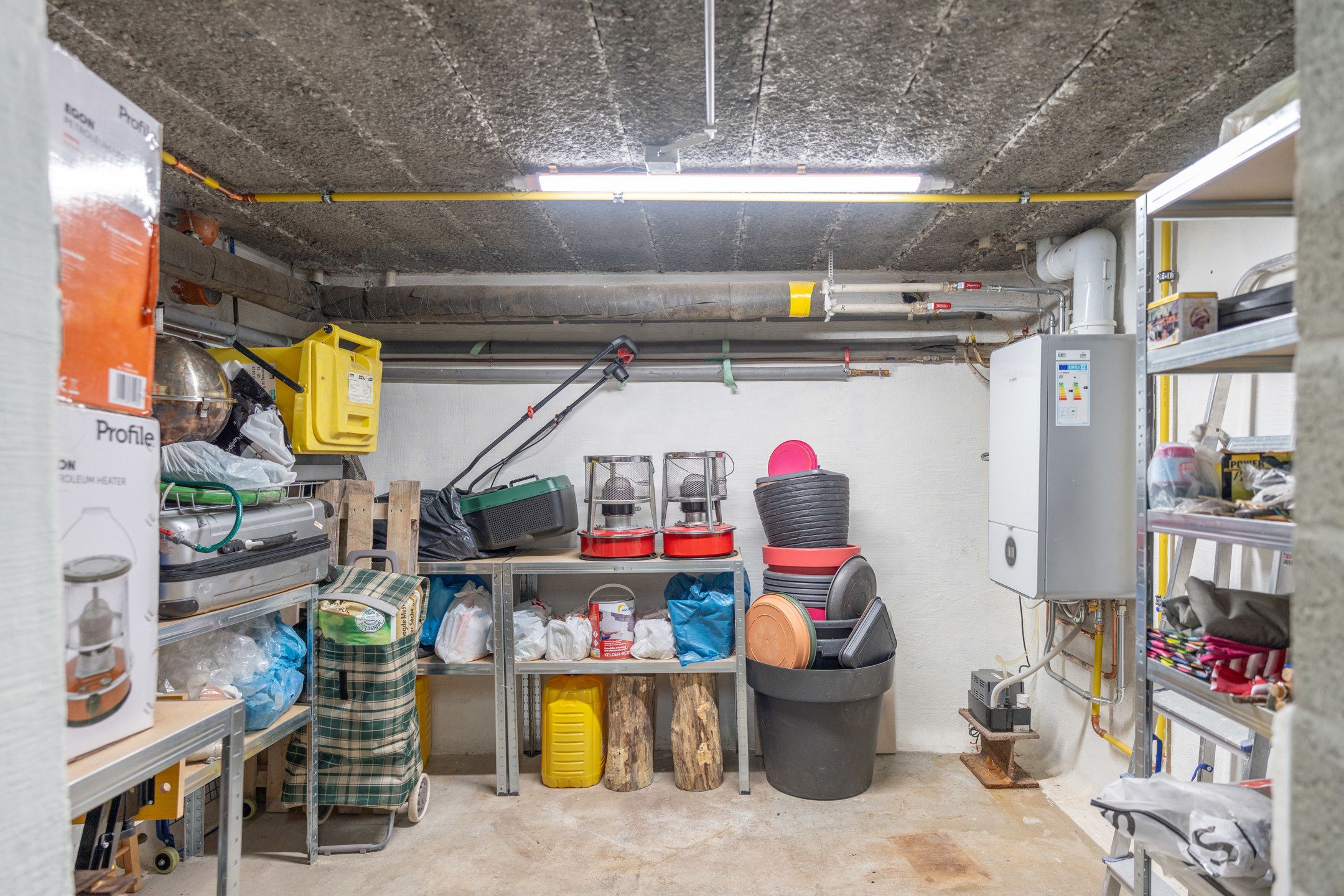 Volledig vernieuwde  woning/kantoor/handelspand met 5 slpks foto 48