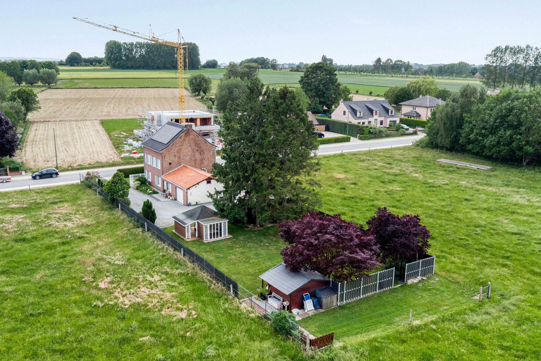 Open bebouwing met 4 slp, tuin, garage en prachtig uitzicht! foto 28