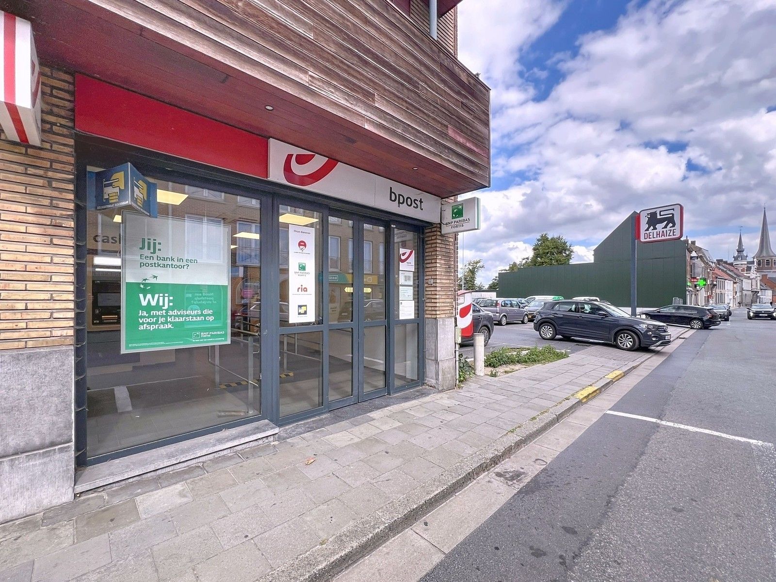 Veelzijdig pand bestaande uit RUIME woning met kantoor/praktijk/winkelruimte (267m²) + VERHUURD handelsgelijkvloers (238m²) op COMMERCIËLE ligging te Tielt! foto 36