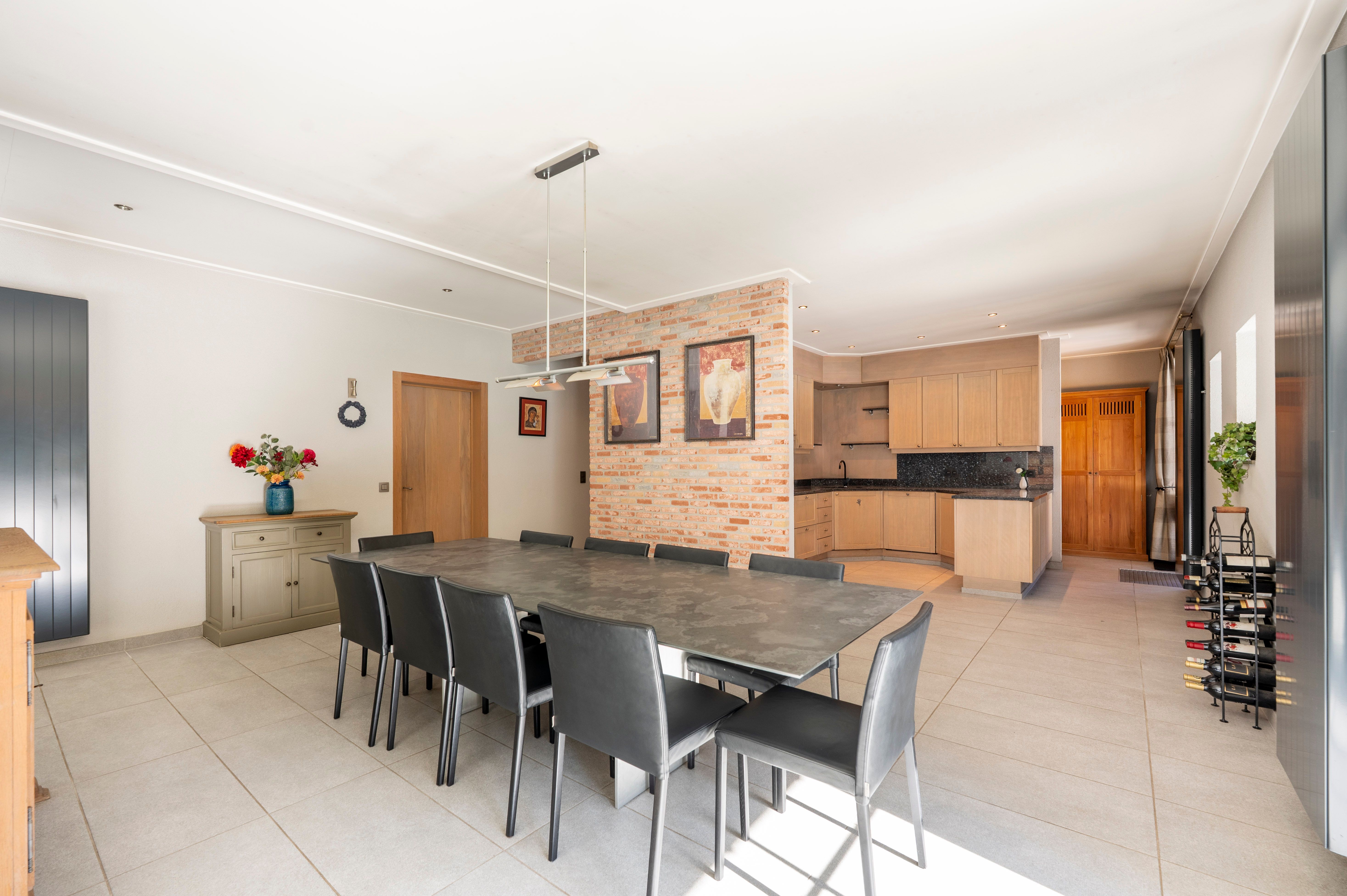 Instapklare laagbouwvilla nabij het centrum van Brasschaat. foto 8