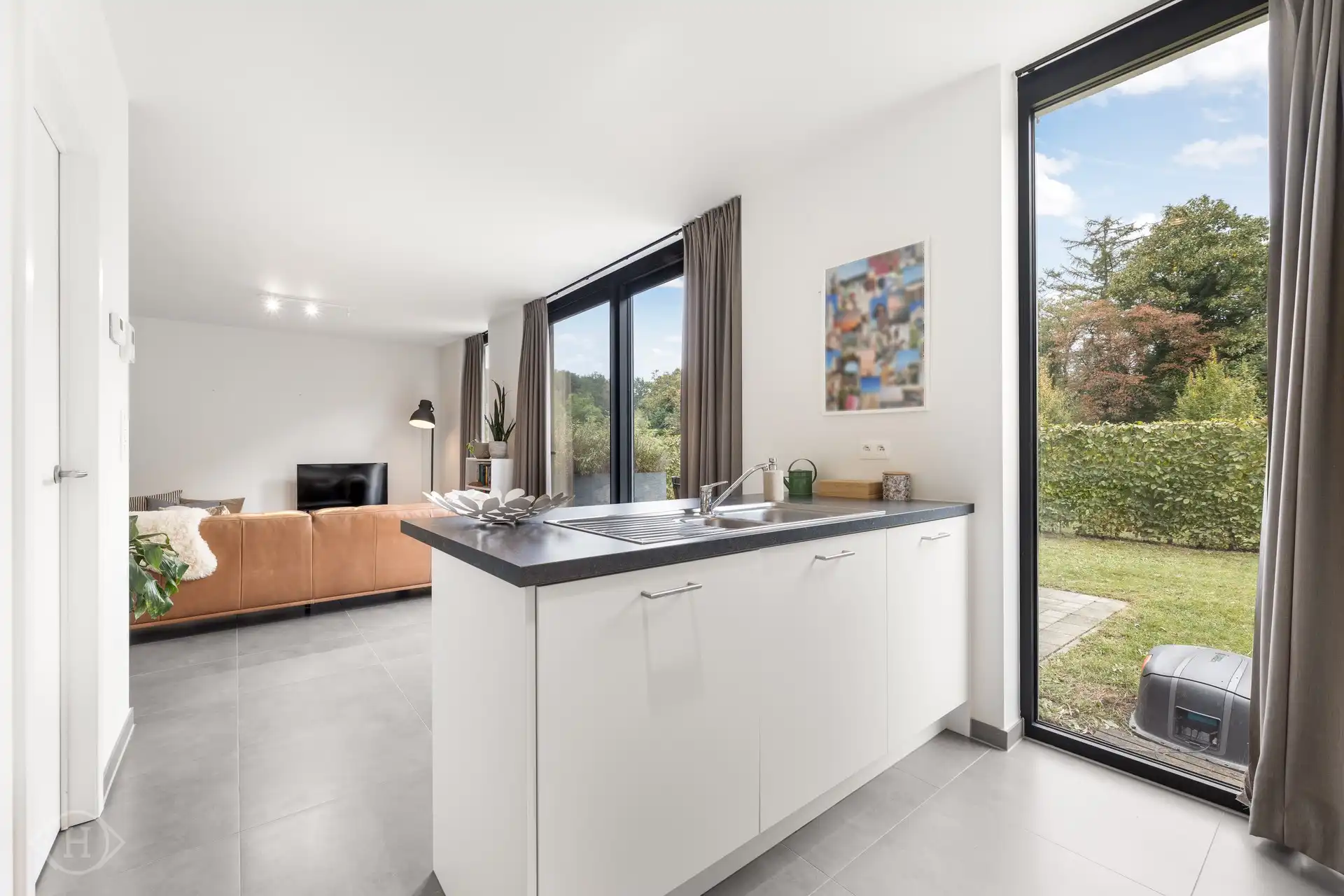 Modern 2-slaapkamerappartement met tuin foto 11