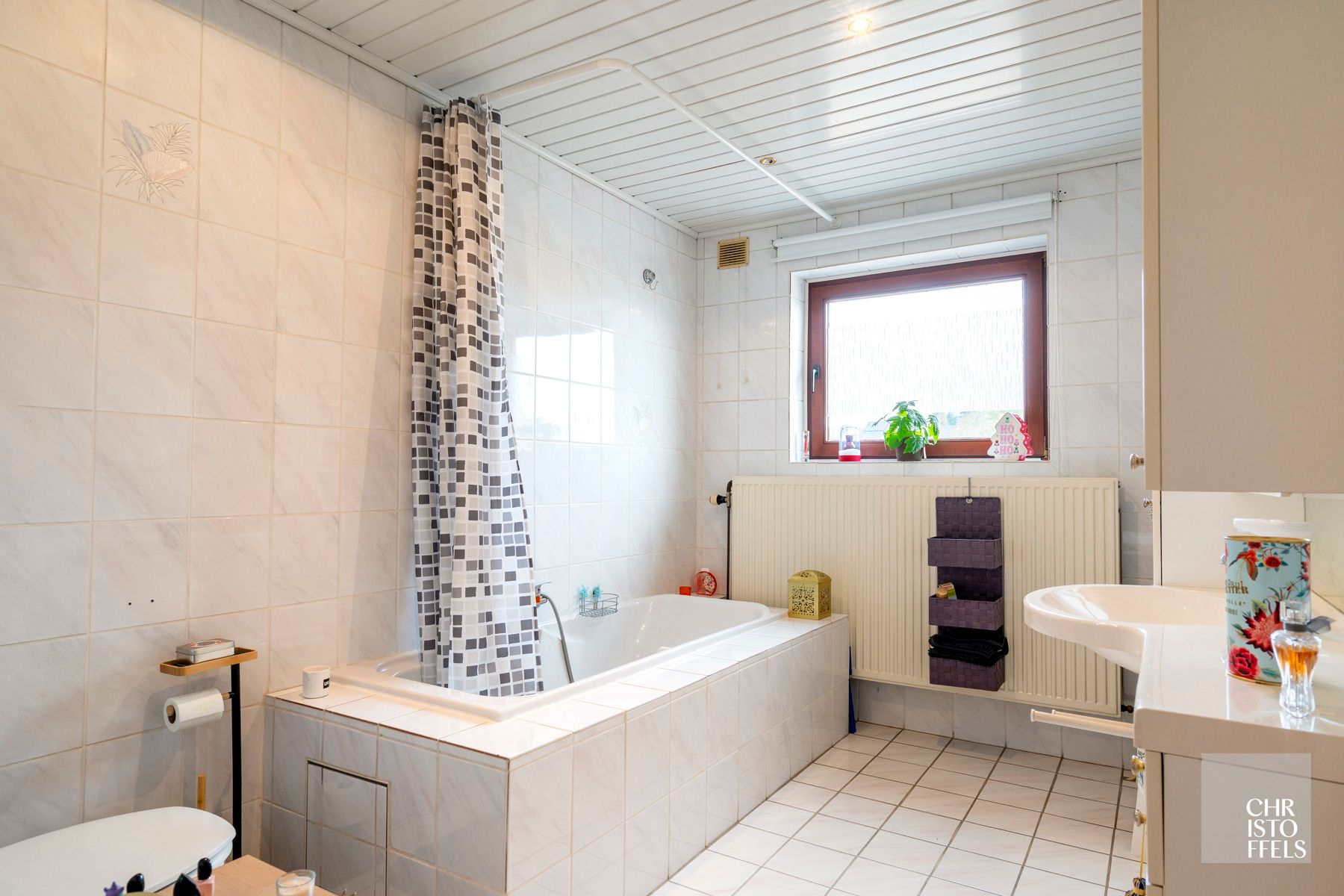 Charmante woning op ruim perceel te Lanaken! foto 22