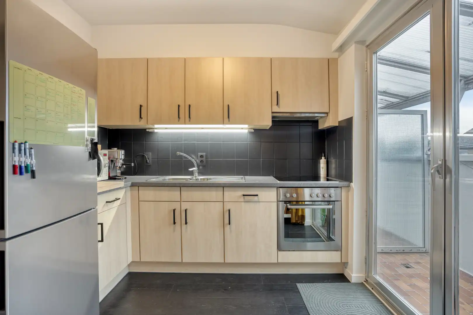 Leuk gerenoveerd appartement met garage in centrum Lauwe! foto 7