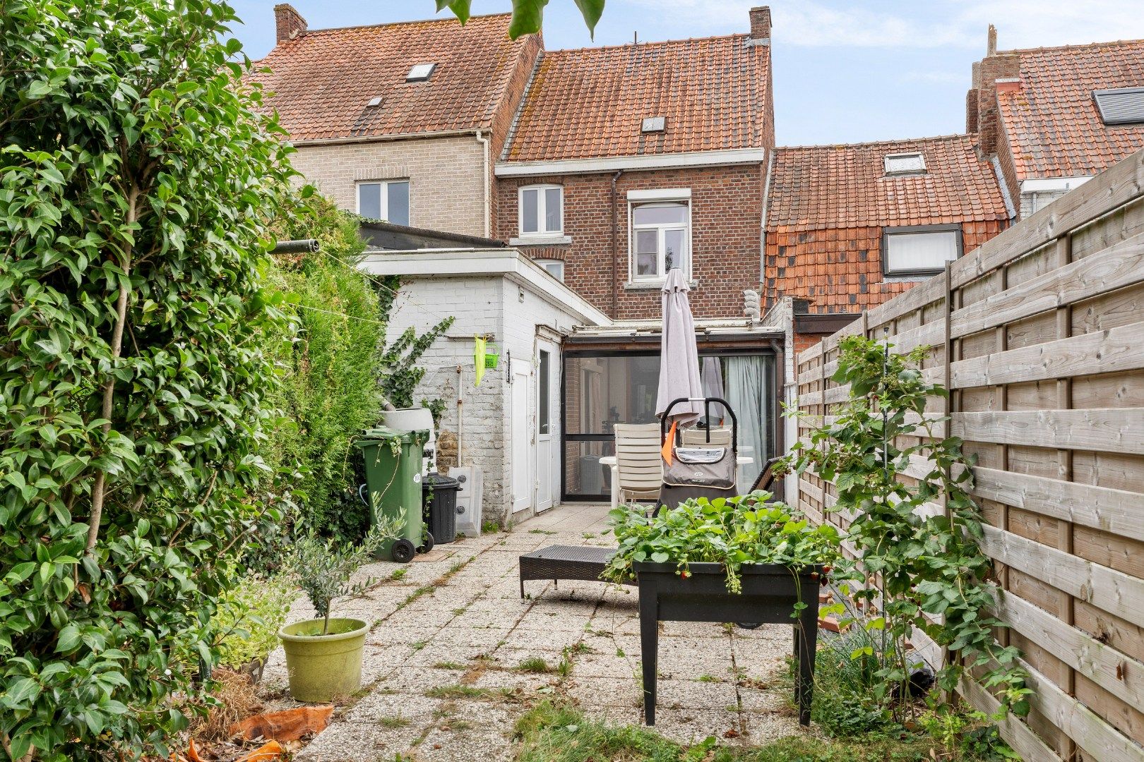 Woning met 2, mogelijks 3 slaapkamers, garage en zuidgerichte tuin in Mesen  foto 9