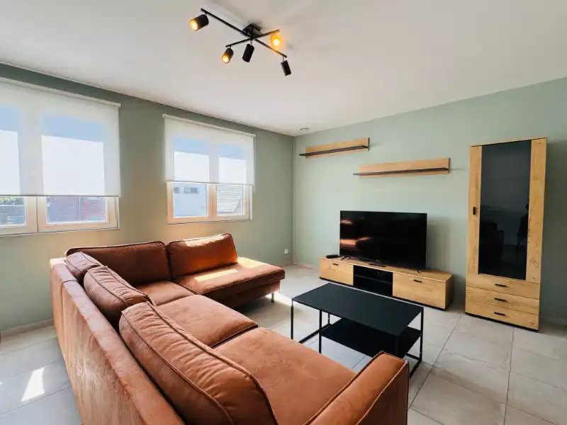Recent appartement op de eerste verdieping met 1 slaapkamer, terras en garage foto 4