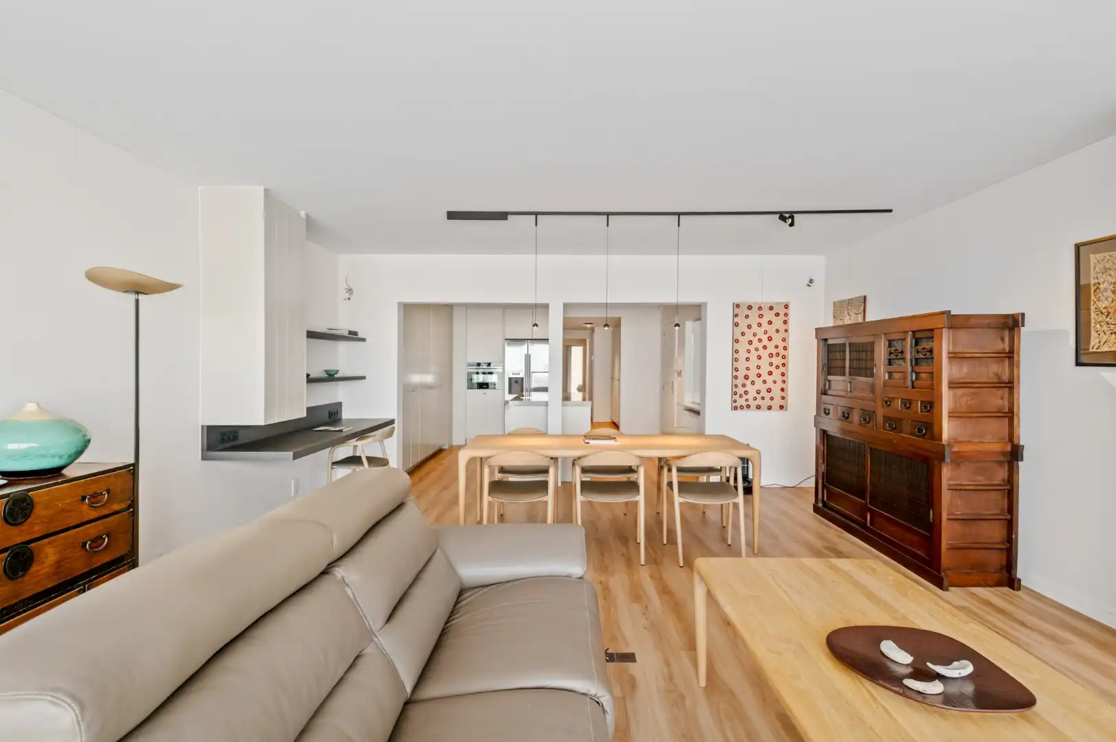 Gemeubeld appartement, in de gerenommeerde residentie “Globe”, prachtig gelegen op de Zeedijk in het Zoute foto 5