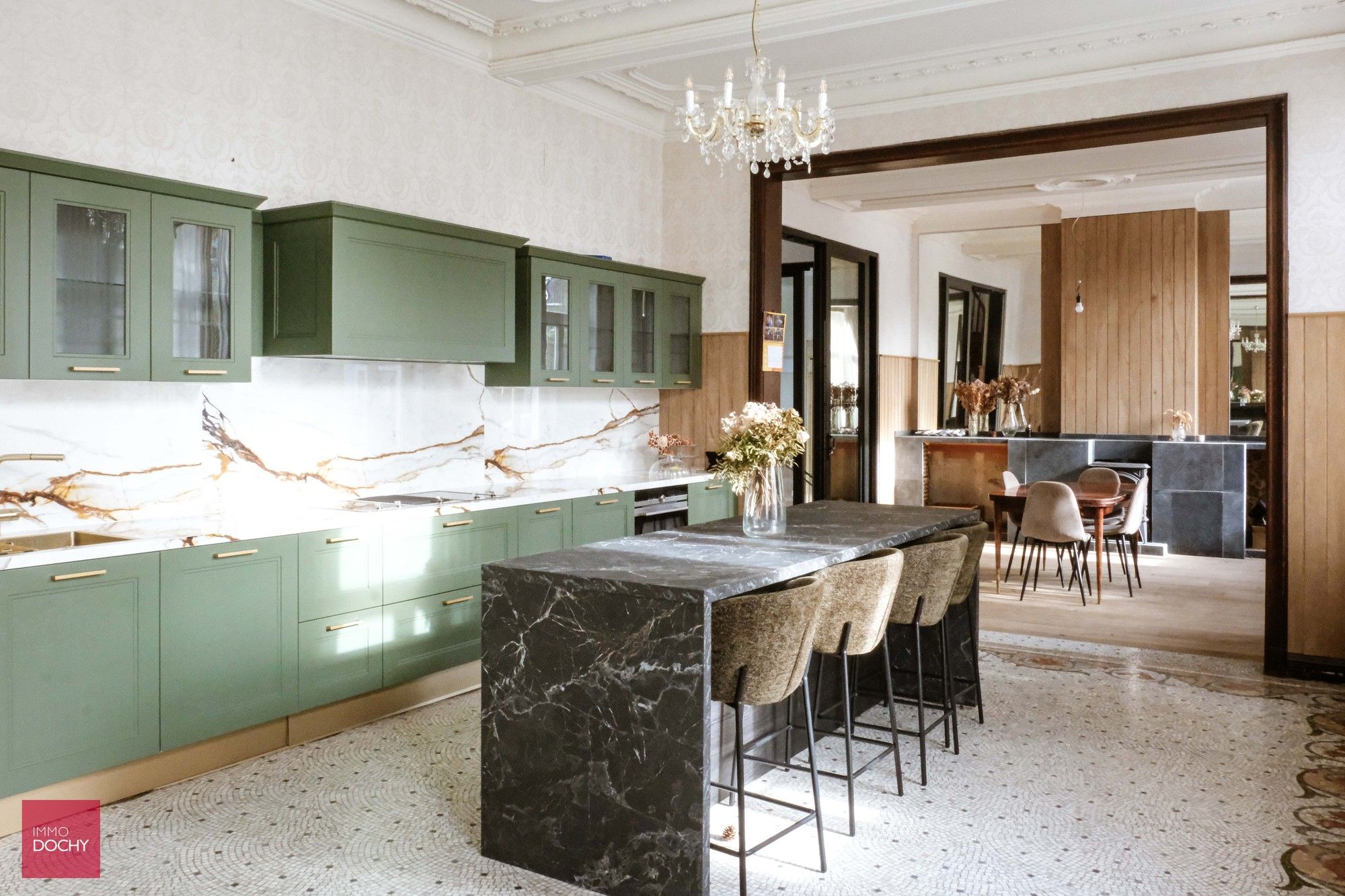 Ruime gerenoveerde stadswoning met karakter foto 9