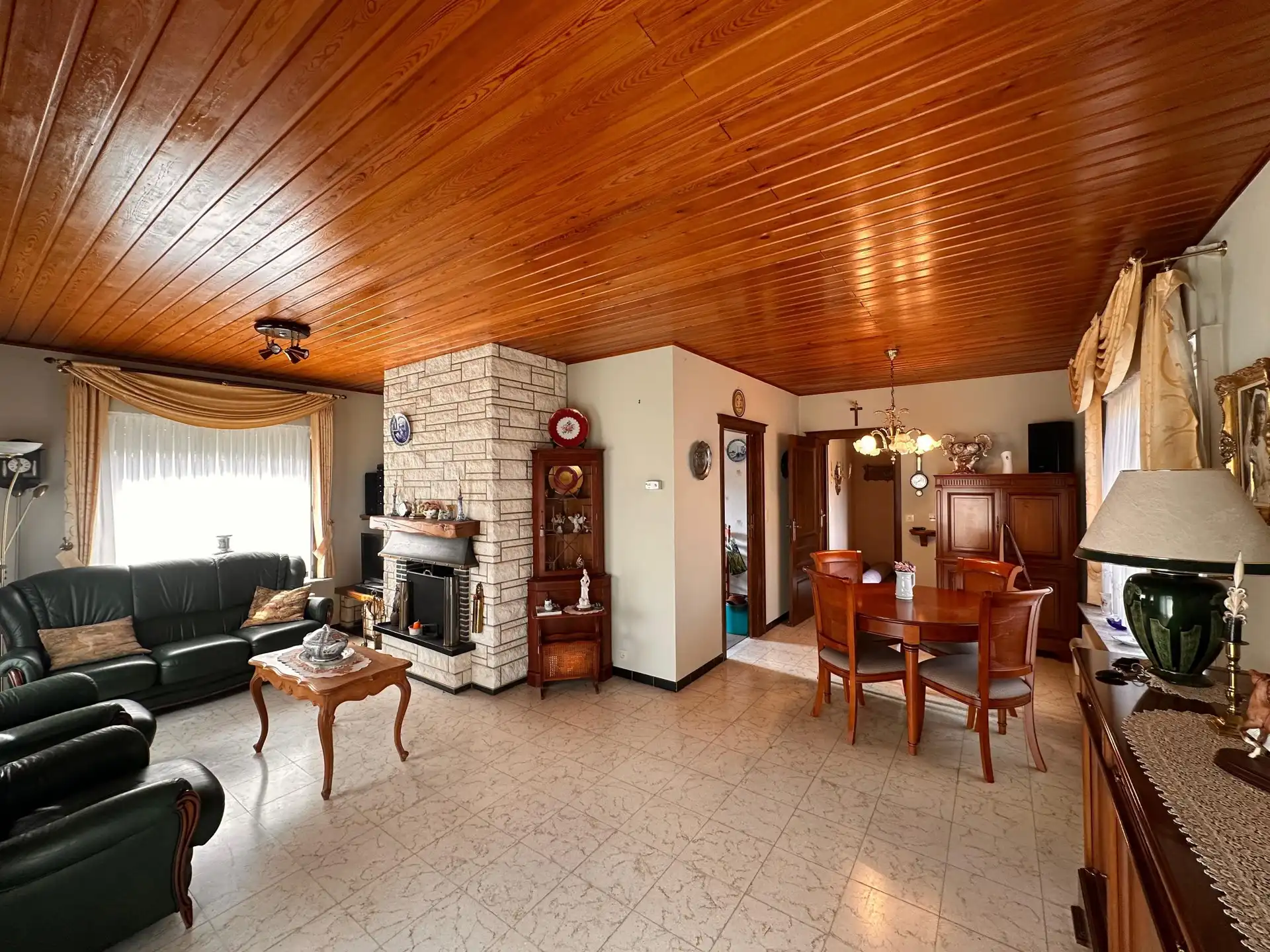 Bungalow met 3 slaapkamers in rustige woonwijk  foto 4