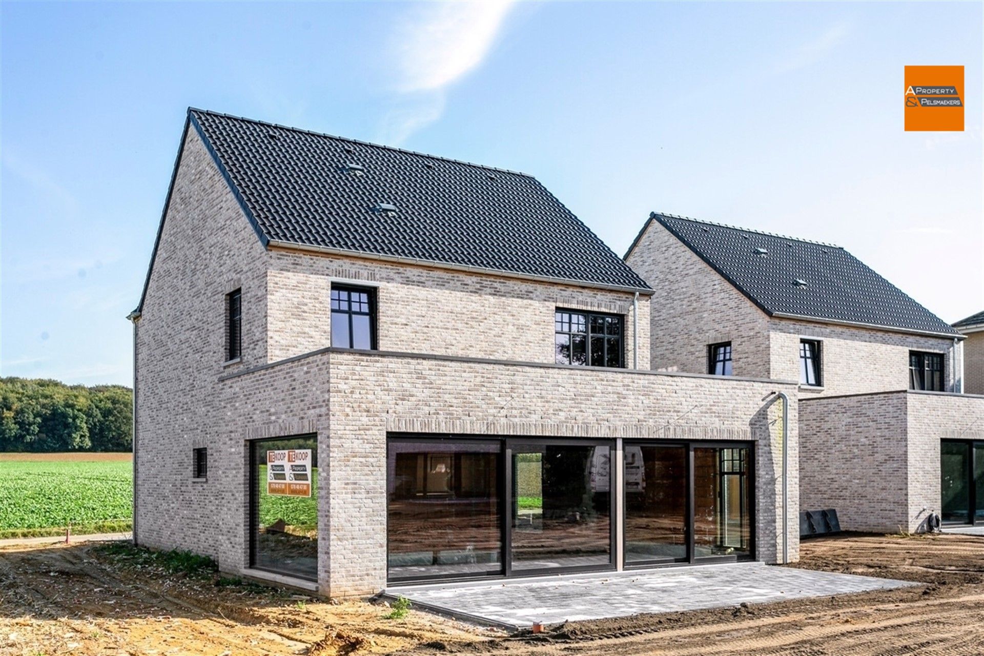 Nieuwbouwwoning met 4 slaapkamers foto 5