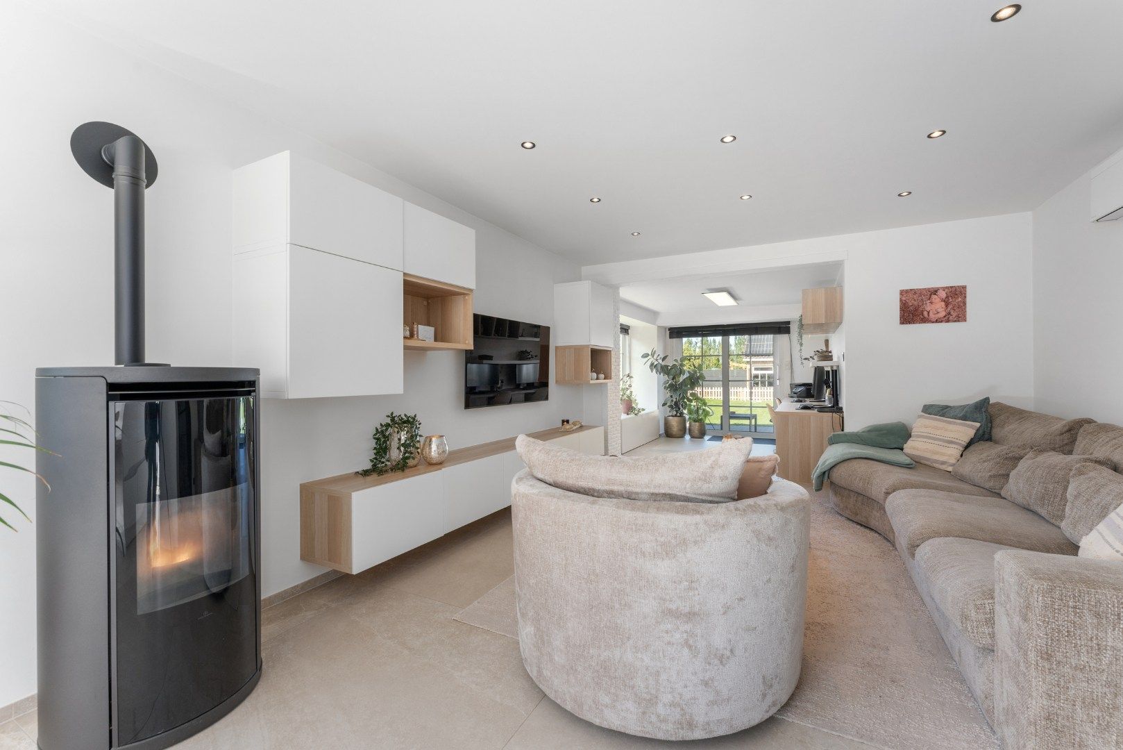 Volledig vernieuwde instapklare villa – energiezuinig & stijlvol wonen foto 8