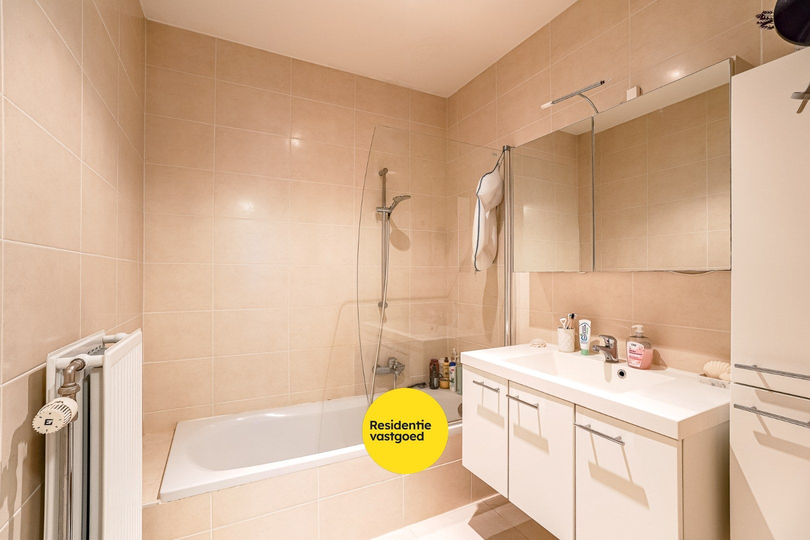 Recent 2 slaapkamer-appartement met autostandplaats in centrum Gistel foto 8