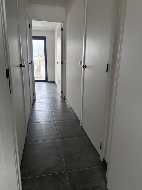 Nieuwbouw energiezuinig appartement met 2 slaapkamers, terras en parking in centrum Houthalen foto 8