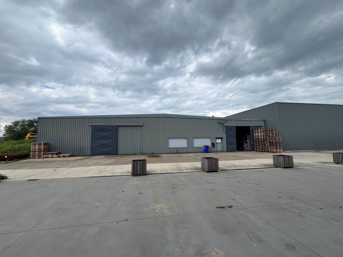 Bedrijfsgebouw +/- 1.397m² foto 5