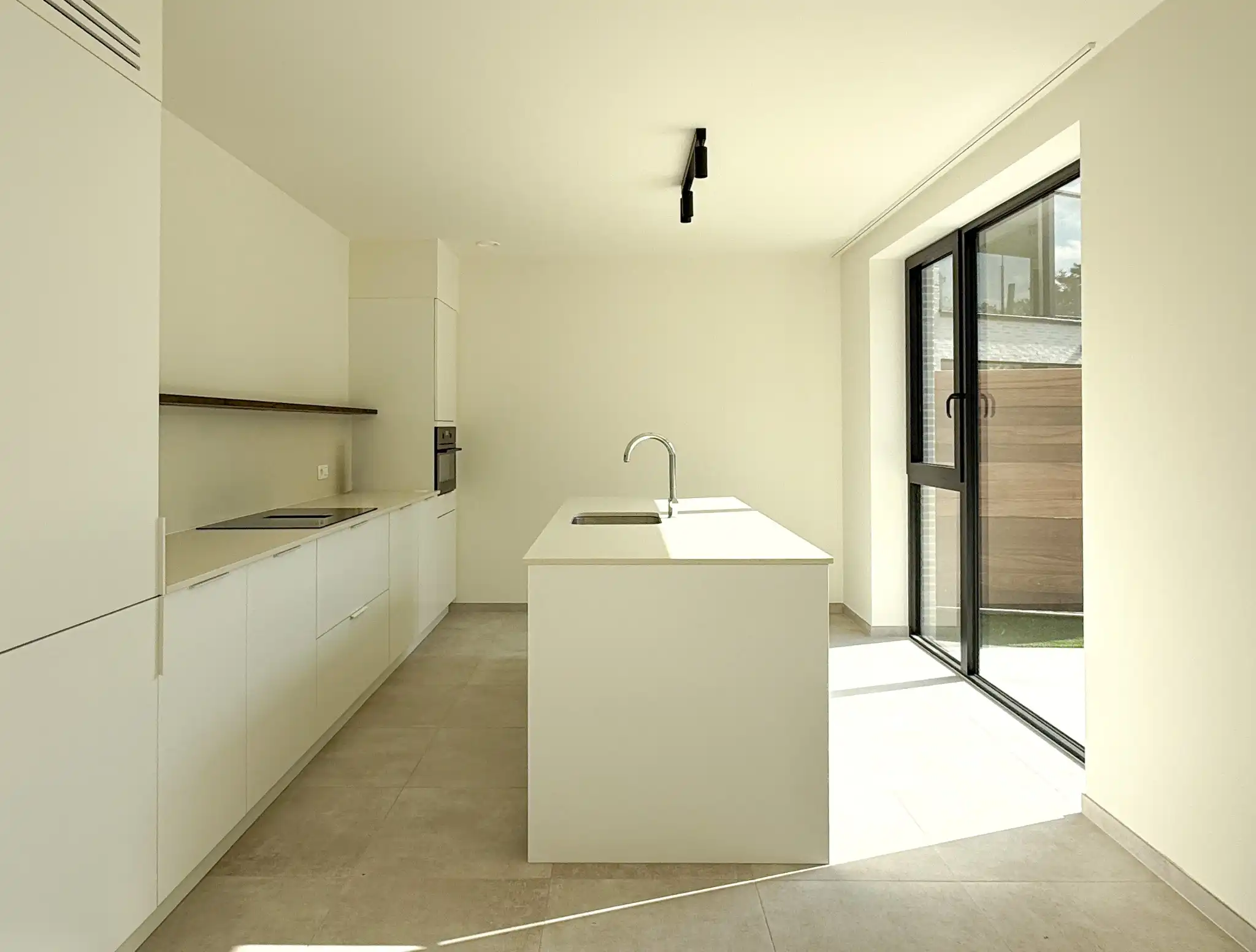 Gelijkvloers nieuwbouwappartement met tuin en twee slaapkamers foto 2
