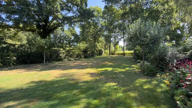 Exclusieve villa 540m² in authentieke stijl met praktijk-kantoorruimte op 17 are met vergezicht op Netevallei foto 12