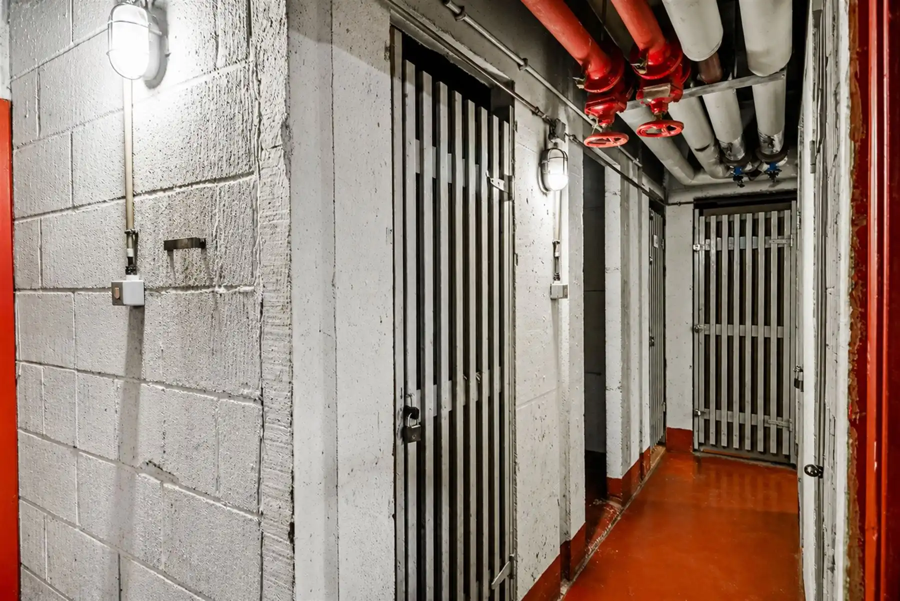 Gerenoveerd appartement met 2 slaapkamers te Merksem! foto 12