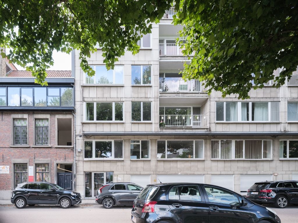 Instapklaar 3-slaapkamerappartement met uniek waterzicht en zonnig terras foto 13