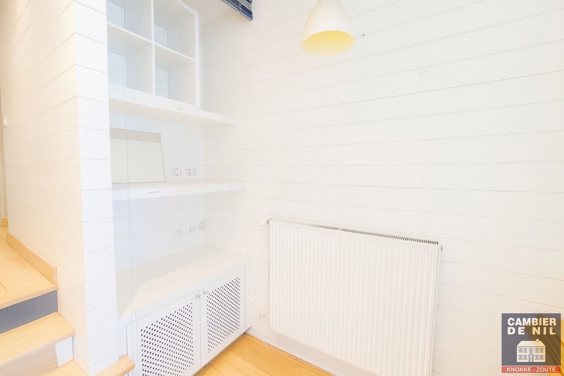 Te huur handelspand op toplocatie – Zeedijk Het Zoute, vlak bij het Albertplein foto 8