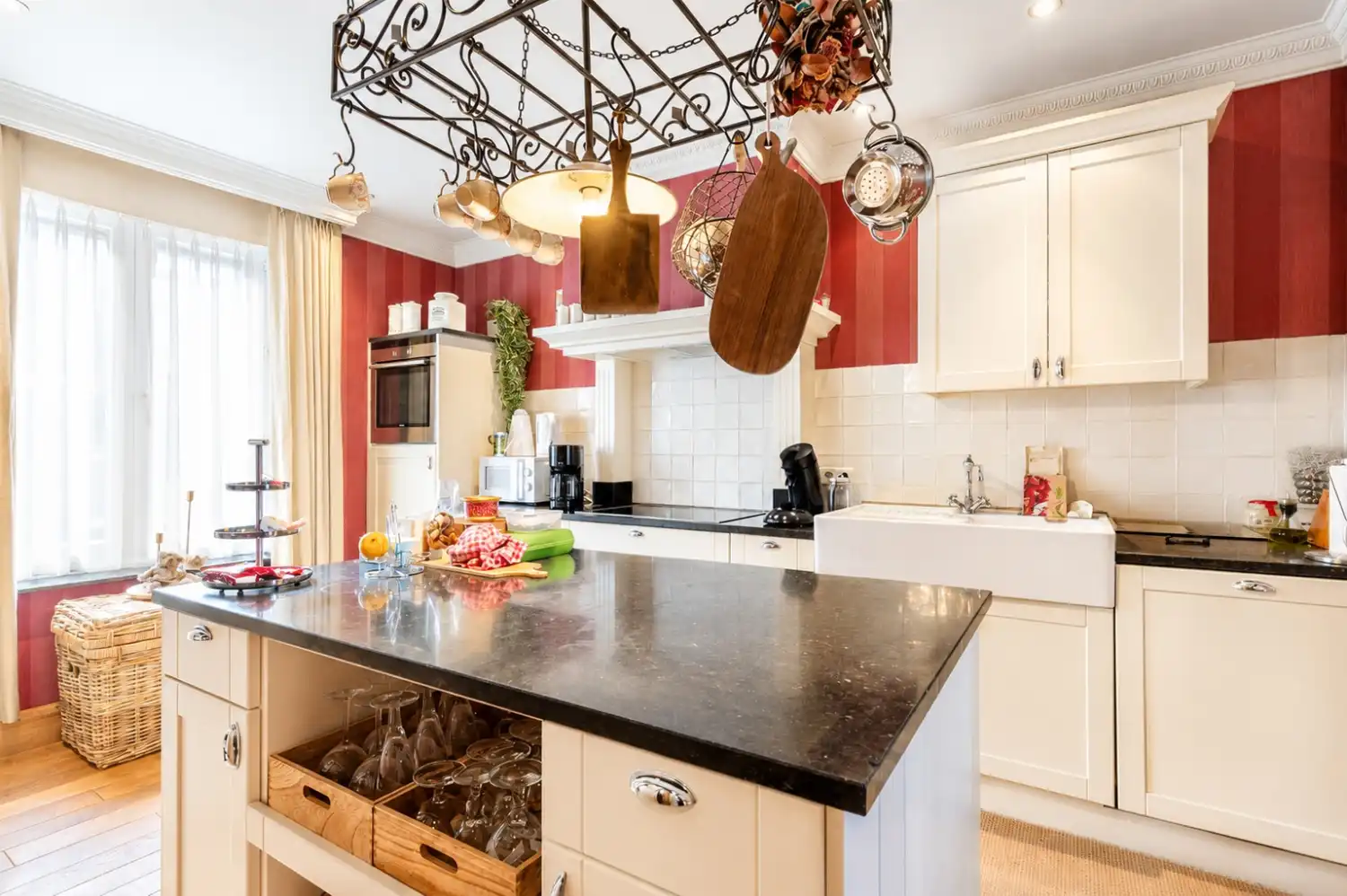 Veelzijdig handelspand met woonst en met tal van mogelijkheden momenteel ingericht als bakkerij foto 4