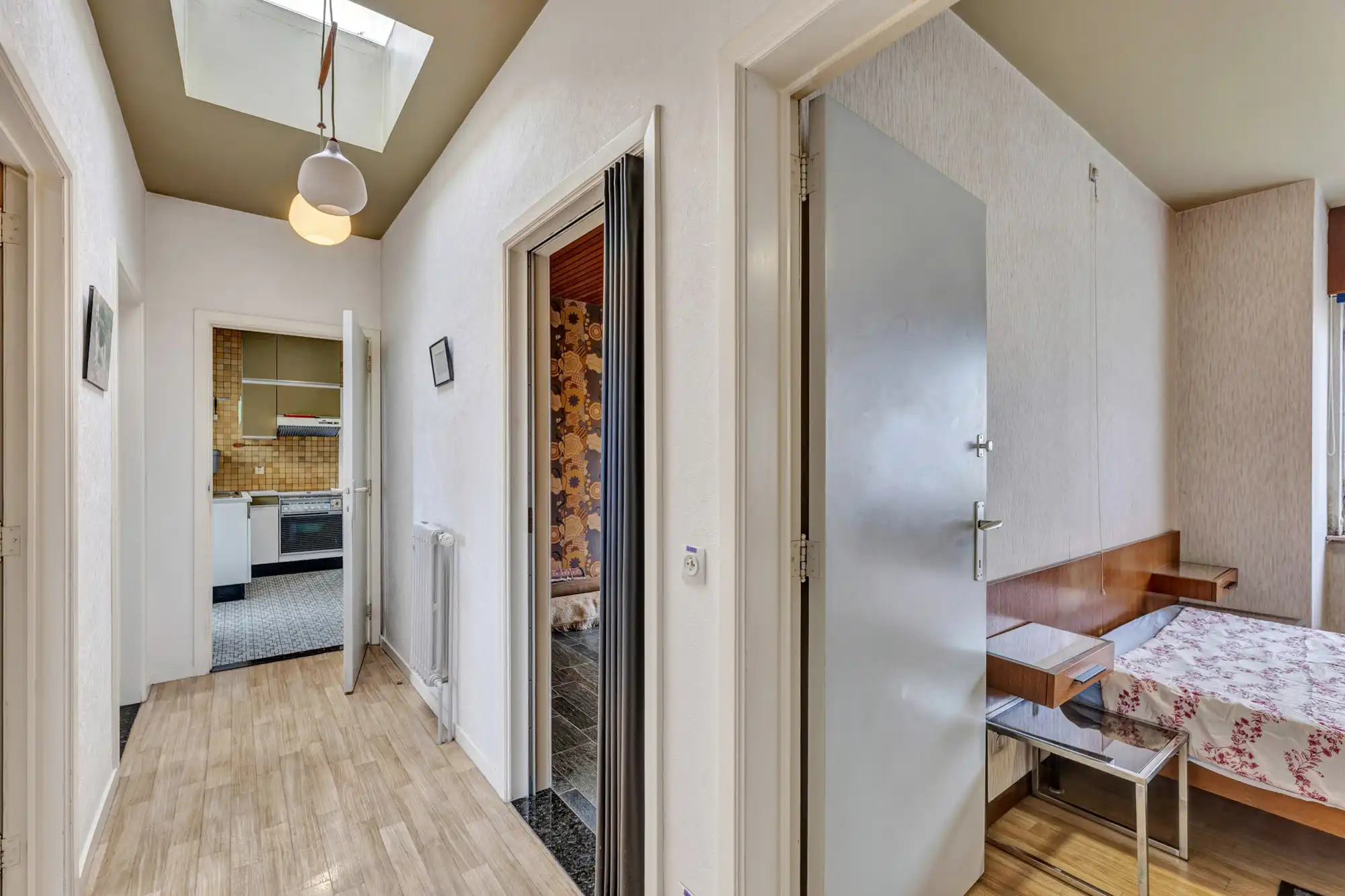 Bungalow met garage en tuintje op strategische ligging foto 14