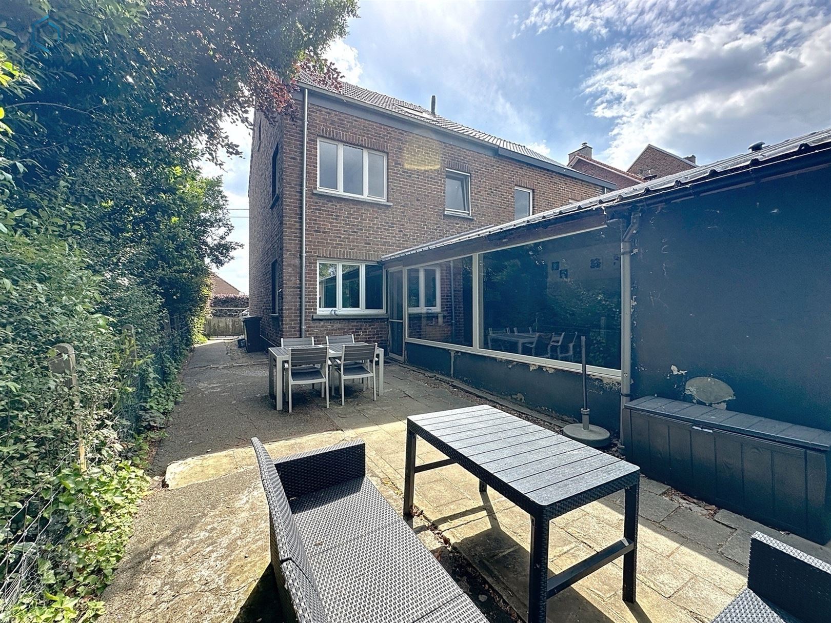 Instapklare halfopen woning met zonnige tuin en tal van troeven! foto 4