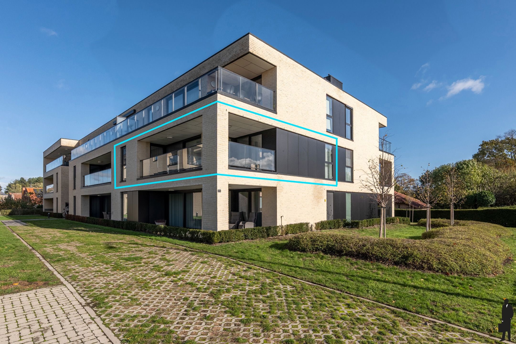 Centraal gelegen, recent appartement van 100m² met 2 slpks foto {{pictureIndex}}