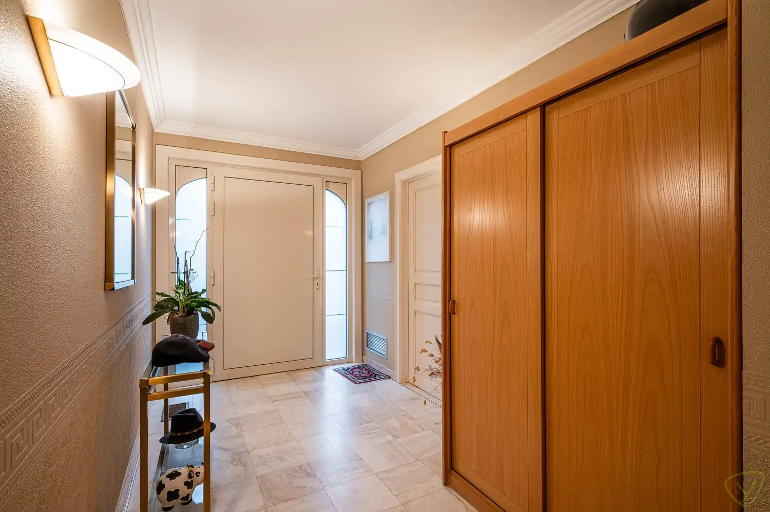 Kwalitatief afgewerkte woning met praktijkruimte en uitzonderlijk ruime kelderverdieping foto 3