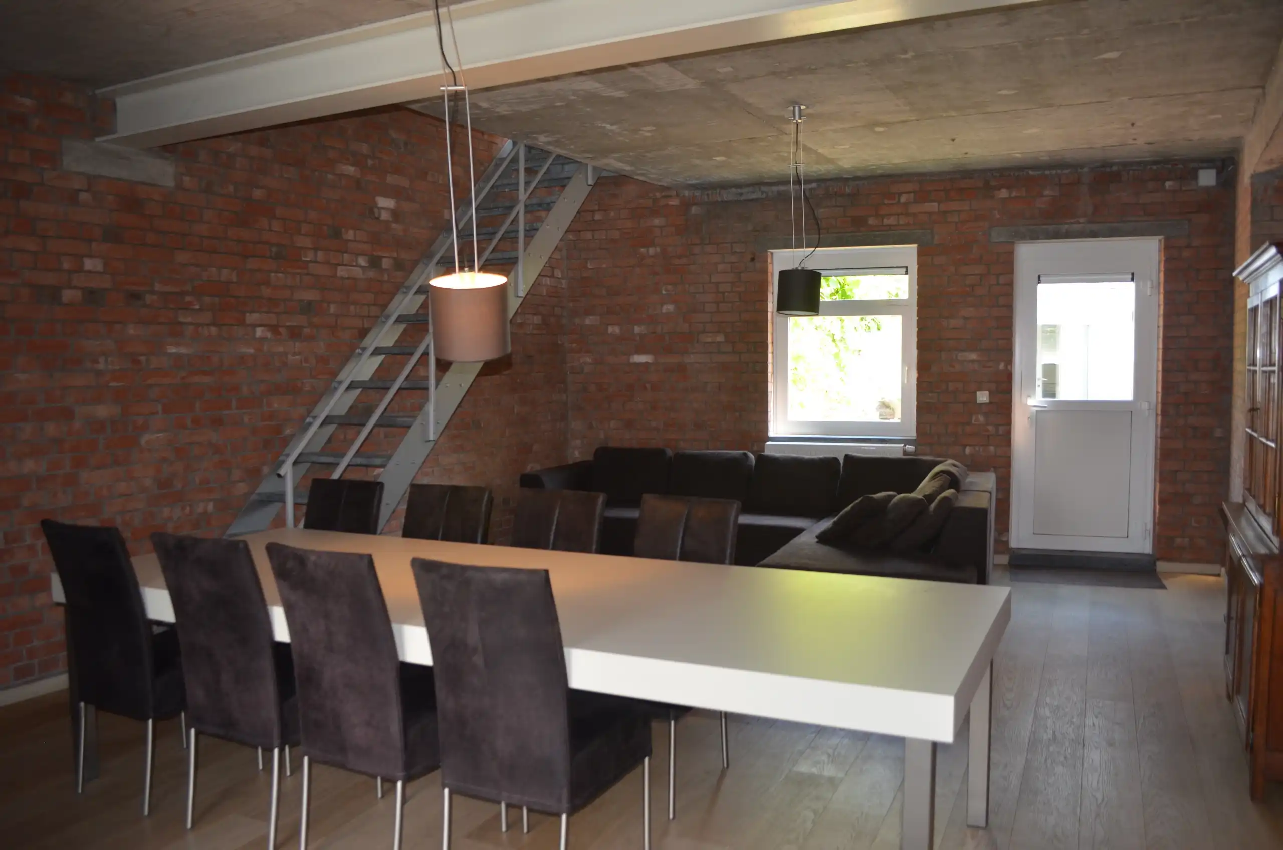Multifunctionele loft met 2 verdiepingen en garage foto 3