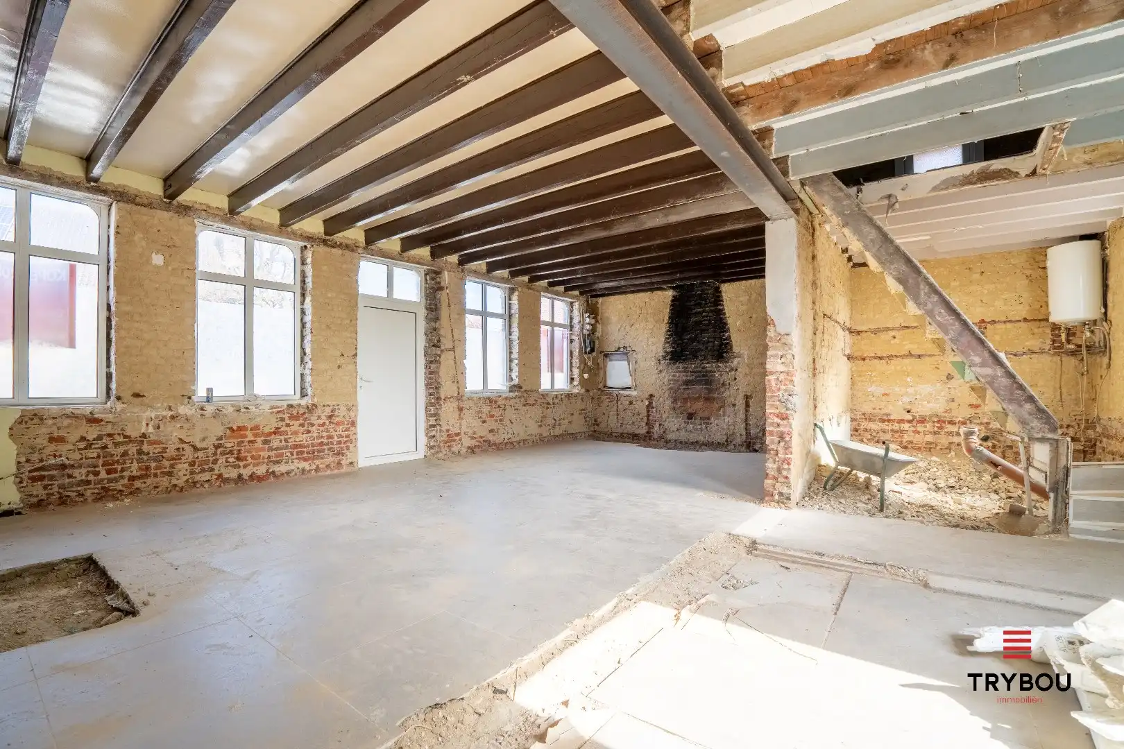 Te renoveren alleenstaande woning op een ruim perceel van 896m² in Houthulst foto 7