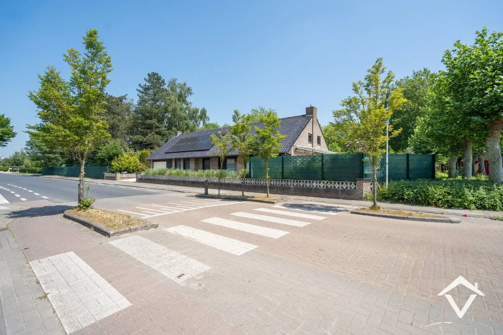 Zeer ruime en instapklare woning met veel mogelijkheden te Eernegem foto 3