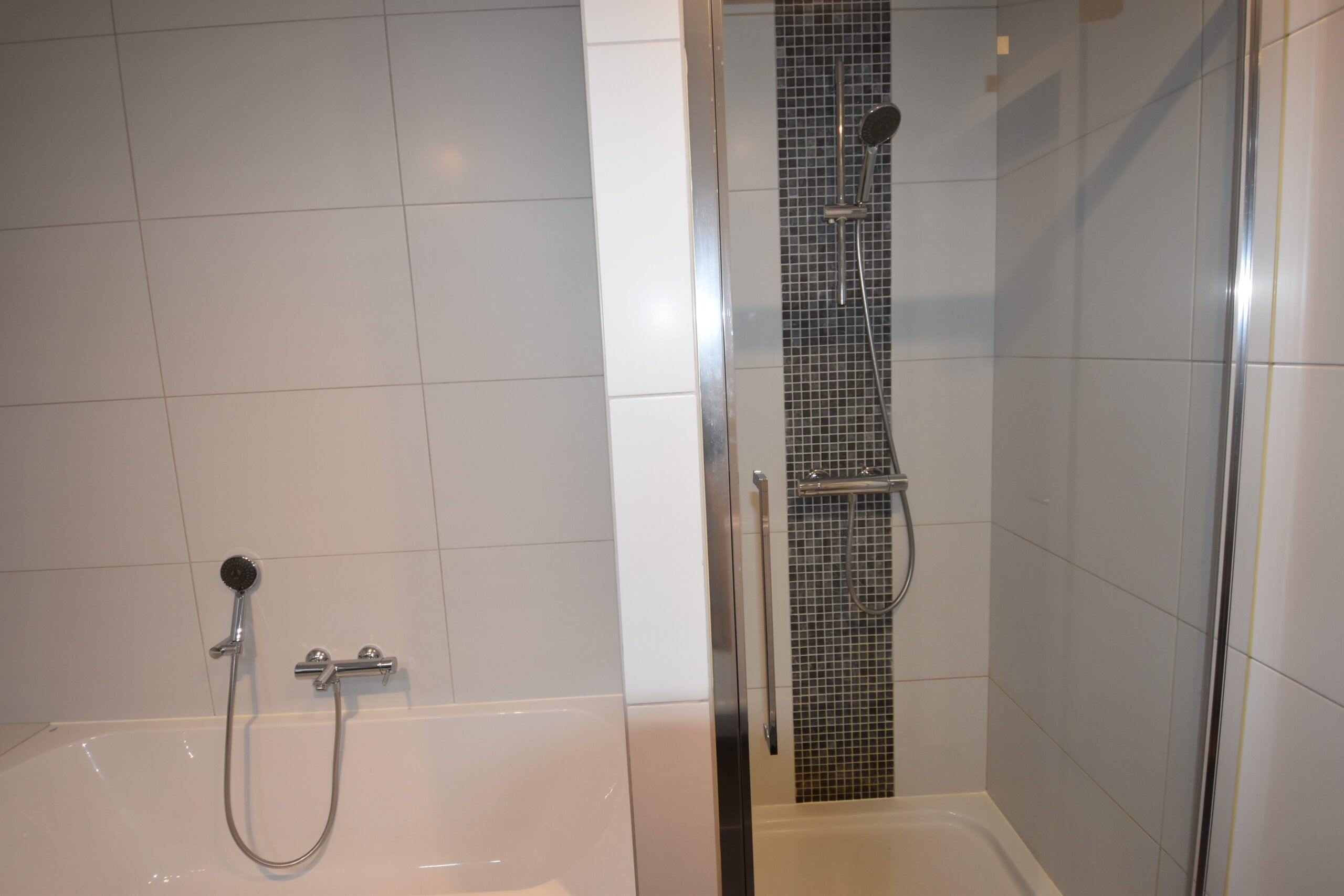 Trendy recent 2 slpk appartement met garagebox foto 7