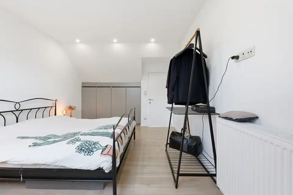 KNAP APPARTEMENT MET 3 SLKS EN EEN RUIM TERRAS IN BILZEN-HOESELT foto 27