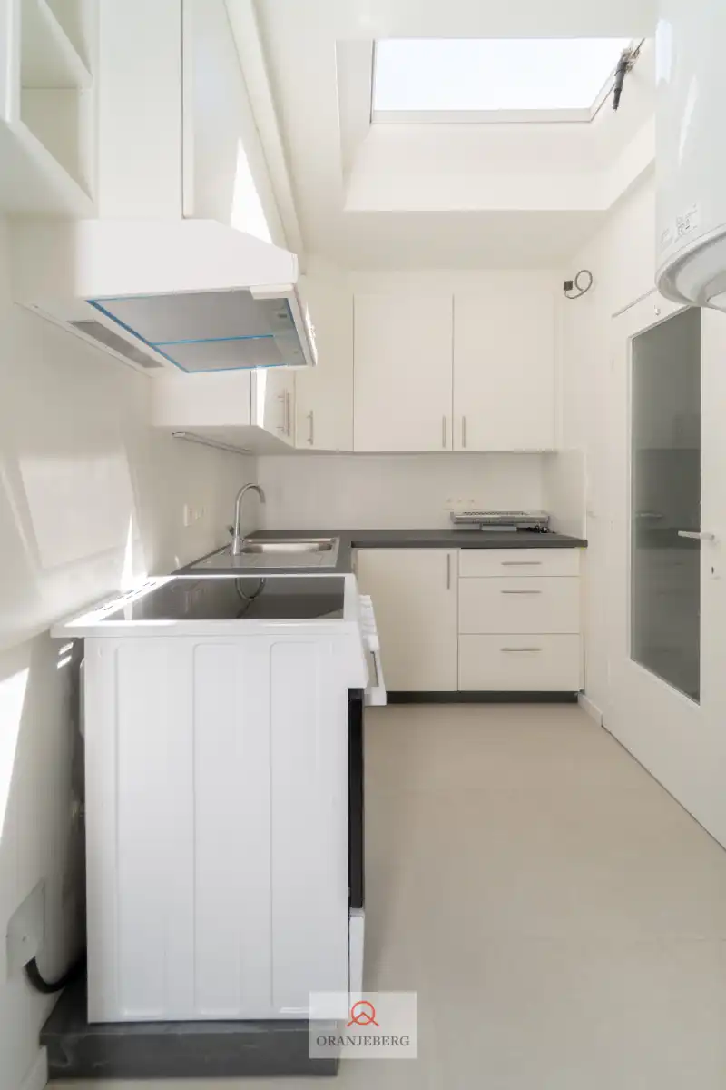 Gerenoveerde lichtrijke hoekwoning aan het water foto 10