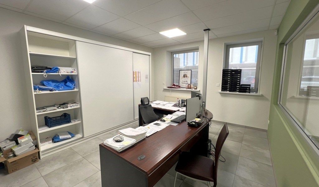 Bedrijfspand te koop in industriezone Hoogveld te Dendermonde foto 8