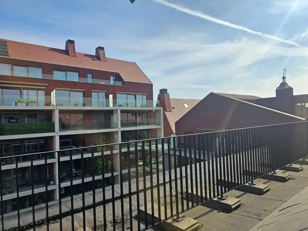 Charmante studio op de dakverdieping in hartje Hasselt foto 11