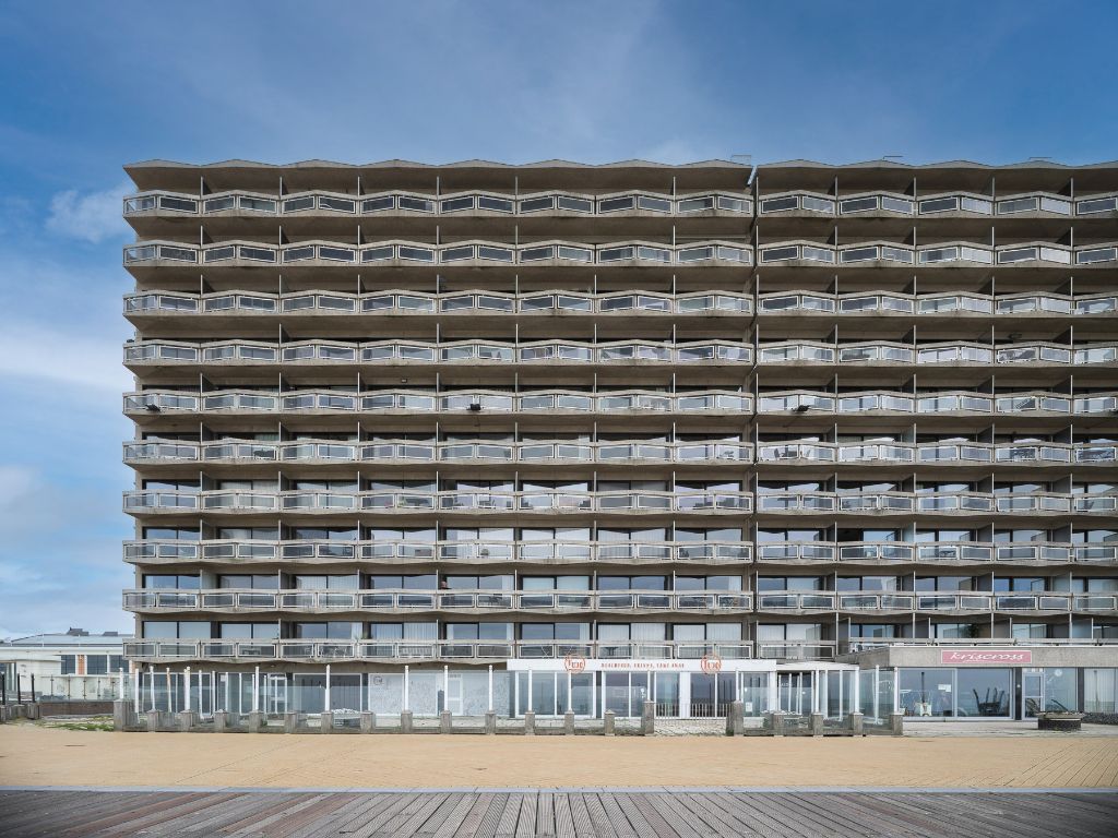 Oostende – Exclusieve, architecturale studio met frontaal zeezicht. foto 25