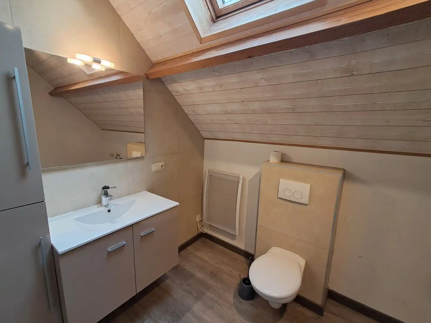 Knusse woning, centraal gelegen te Oedelem. foto 4