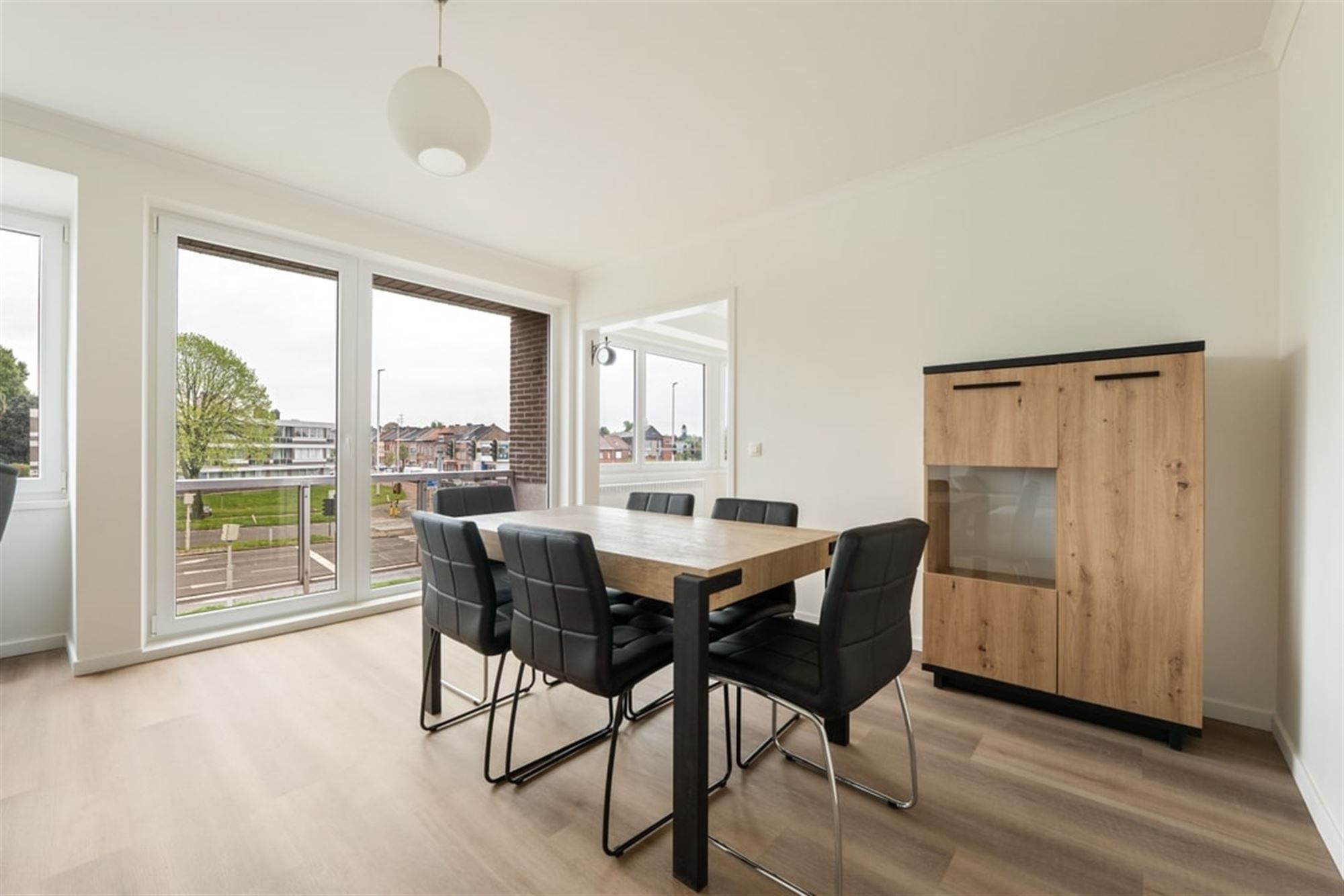 KNAP APPARTEMENT MET 2 SLKS EN PARKEERPLAATS VLAKBIJ HET CENTRUM VAN SINT-TRUIDEN  foto 9